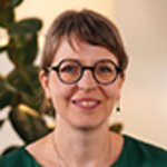 Dr. Steffi Hansen Dr. Steffi Hansen